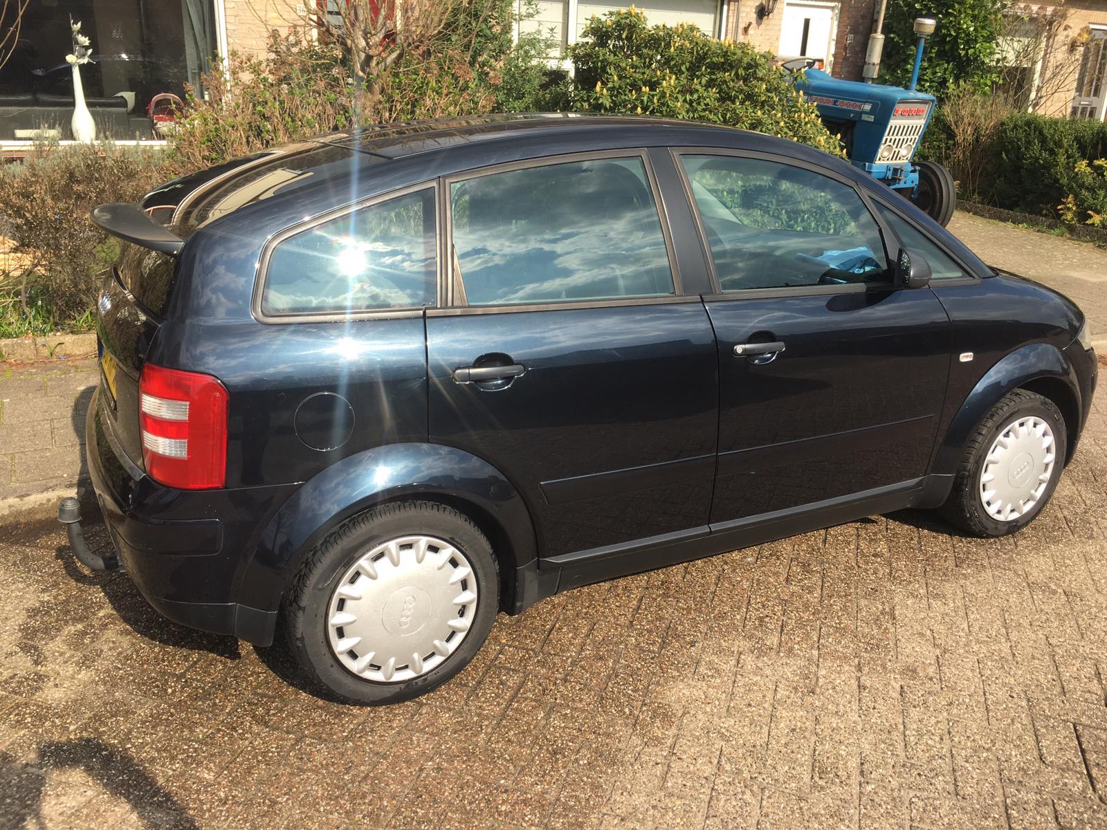 audi a2 zijkant1.jpeg